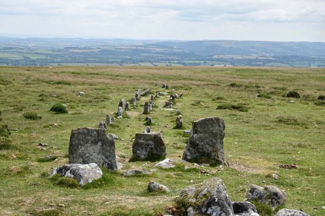 Triple stone row